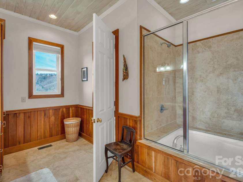 933 Thunder Ridge Lane, Lenoir, NC 28645.  MLS# CAR4363345, YatesRealty ID 11579. 