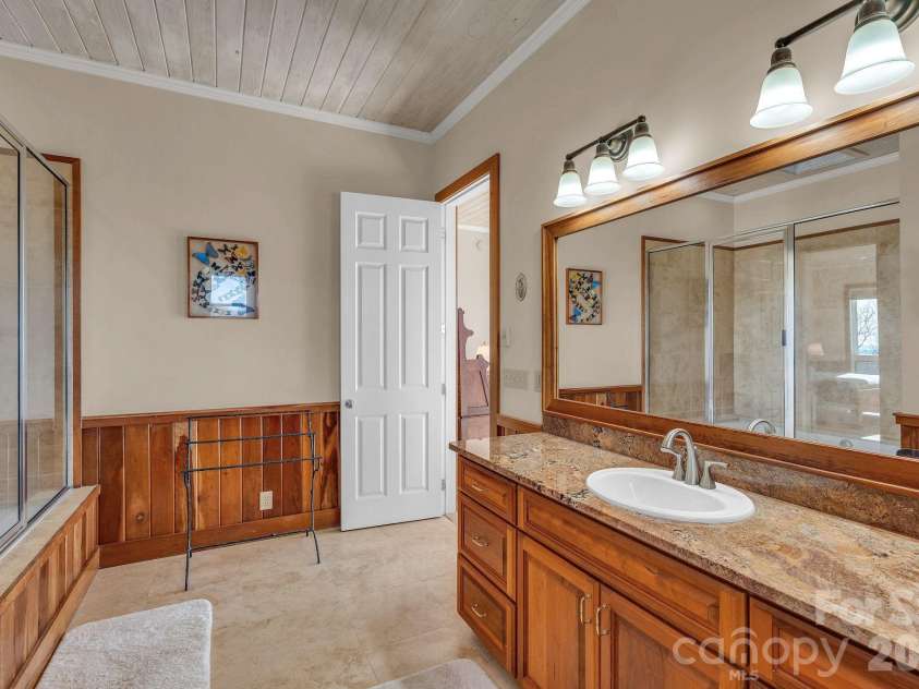 933 Thunder Ridge Lane, Lenoir, NC 28645.  MLS# CAR4363345, YatesRealty ID 11579. 