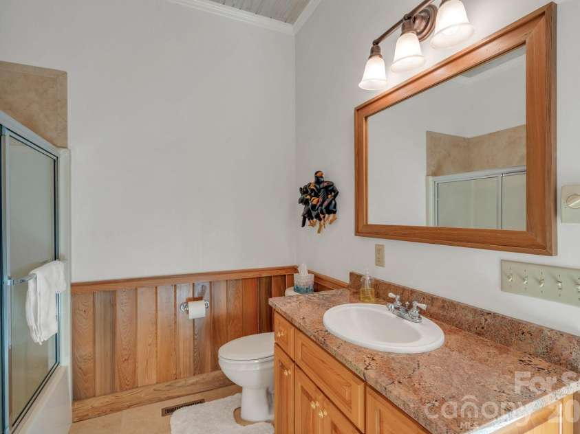 933 Thunder Ridge Lane, Lenoir, NC 28645.  MLS# CAR4363345, YatesRealty ID 11579. 