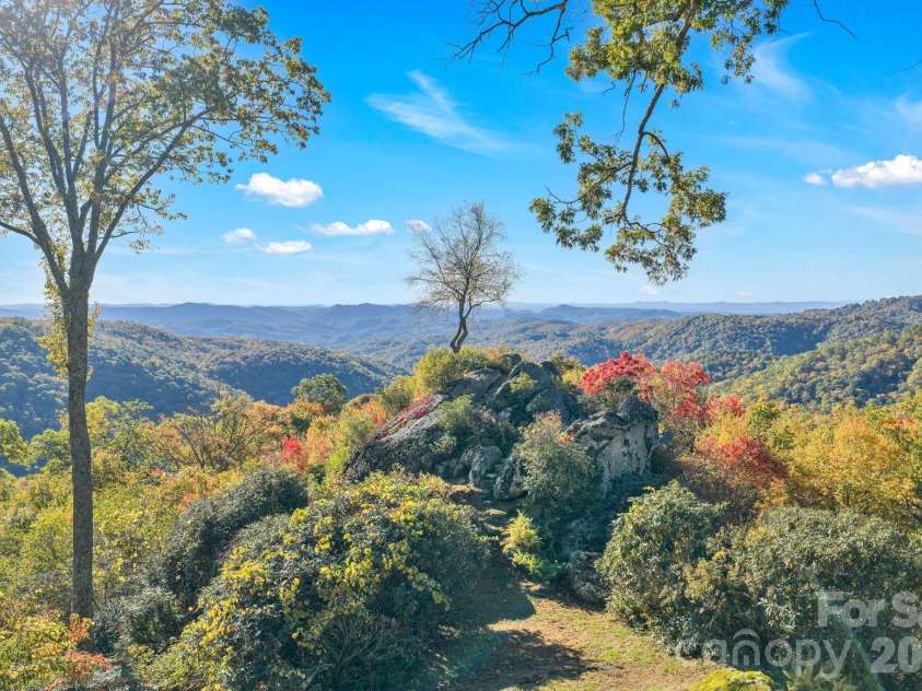 933 Thunder Ridge Lane, Lenoir, NC 28645.  MLS# CAR4363345, YatesRealty ID 11579. 