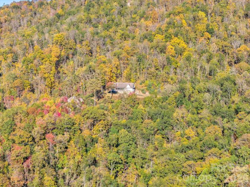 933 Thunder Ridge Lane, Lenoir, NC 28645.  MLS# CAR4363345, YatesRealty ID 11579. 