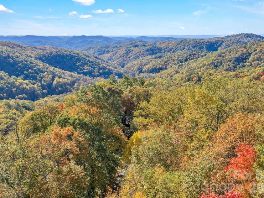 933 Thunder Ridge Lane, Lenoir, NC 28645.  MLS# CAR4363345, YatesRealty ID 11579. 