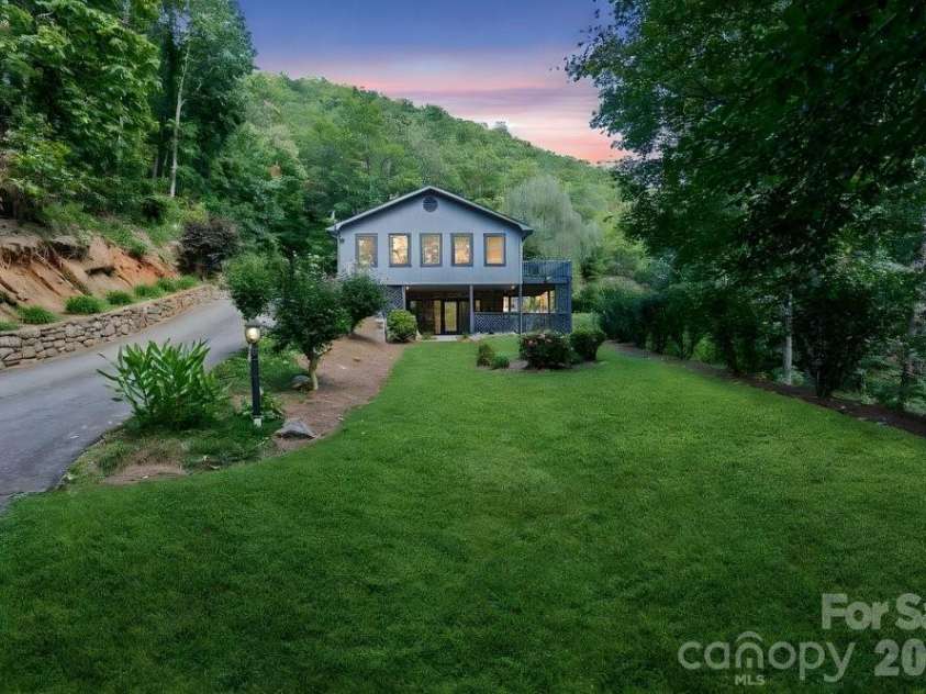 17 Twisted Trail, Black Mountain, NC 28711.  MLS# CAR4364900, YatesRealty ID 11581. 