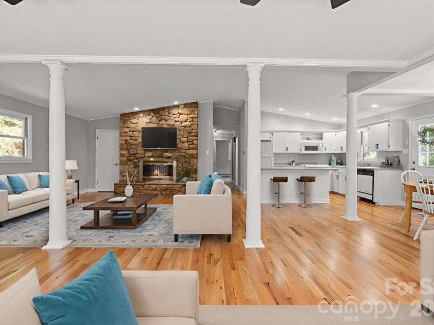 17 Twisted Trail, Black Mountain, NC 28711.  MLS# CAR4364900, YatesRealty ID 11581. 