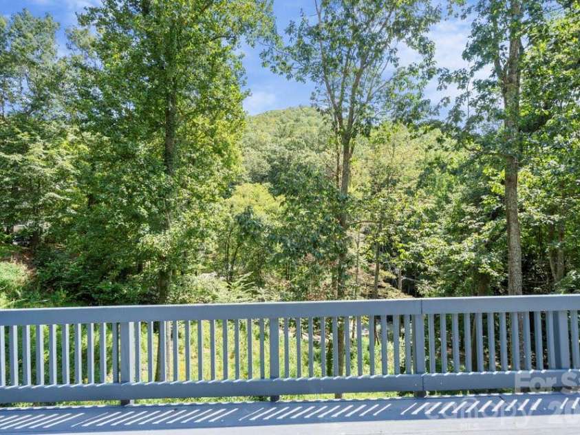 17 Twisted Trail, Black Mountain, NC 28711.  MLS# CAR4364900, YatesRealty ID 11581. 
