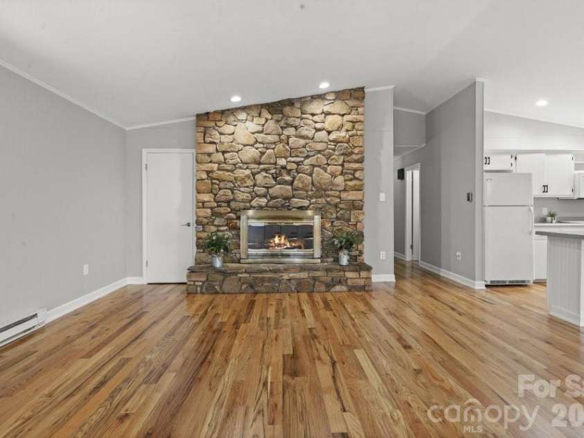17 Twisted Trail, Black Mountain, NC 28711.  MLS# CAR4364900, YatesRealty ID 11581. Natural Stone fireplace