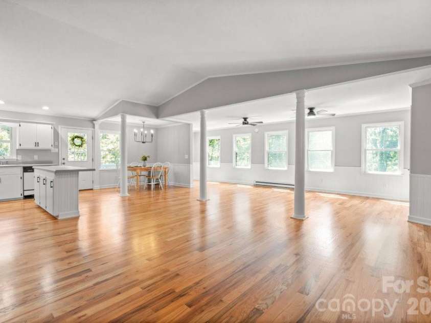 17 Twisted Trail, Black Mountain, NC 28711.  MLS# CAR4364900, YatesRealty ID 11581. Open concept living