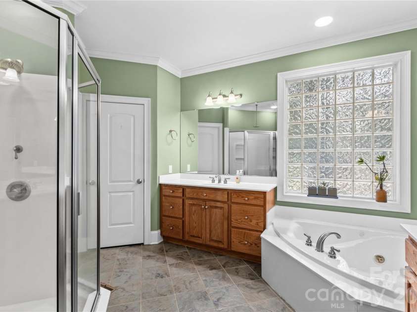 158 Winding Brook Way, Statesville, NC 28625.  MLS# CAR4364833, YatesRealty ID 11582. 