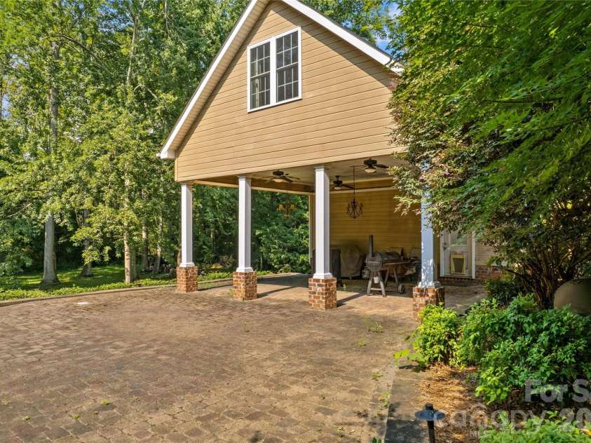 158 Winding Brook Way, Statesville, NC 28625.  MLS# CAR4364833, YatesRealty ID 11582. 