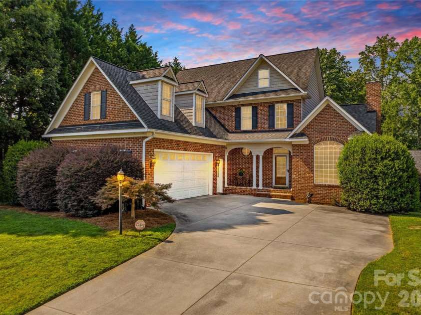 158 Winding Brook Way, Statesville, NC 28625.  MLS# CAR4364833, YatesRealty ID 11582. 