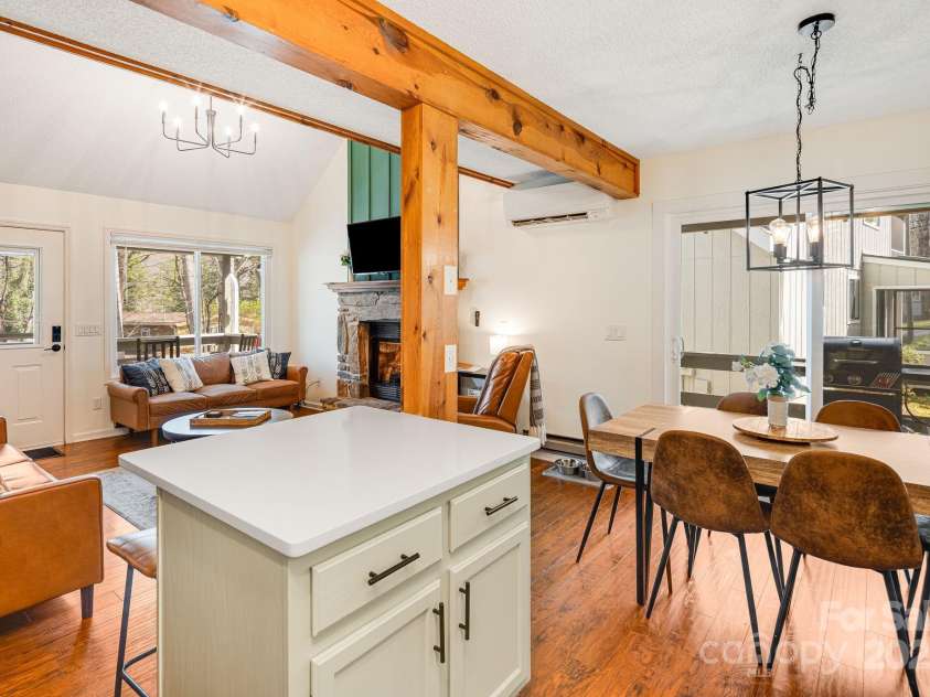 21 Susan Drive, Maggie Valley, NC 28751.  MLS# CAR4241989, YatesRealty ID 11582. Gorgeous new white quartz countertops