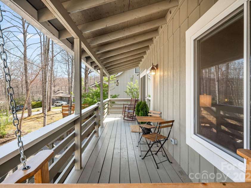 21 Susan Drive, Maggie Valley, NC 28751.  MLS# CAR4241989, YatesRealty ID 11582. Porch Space