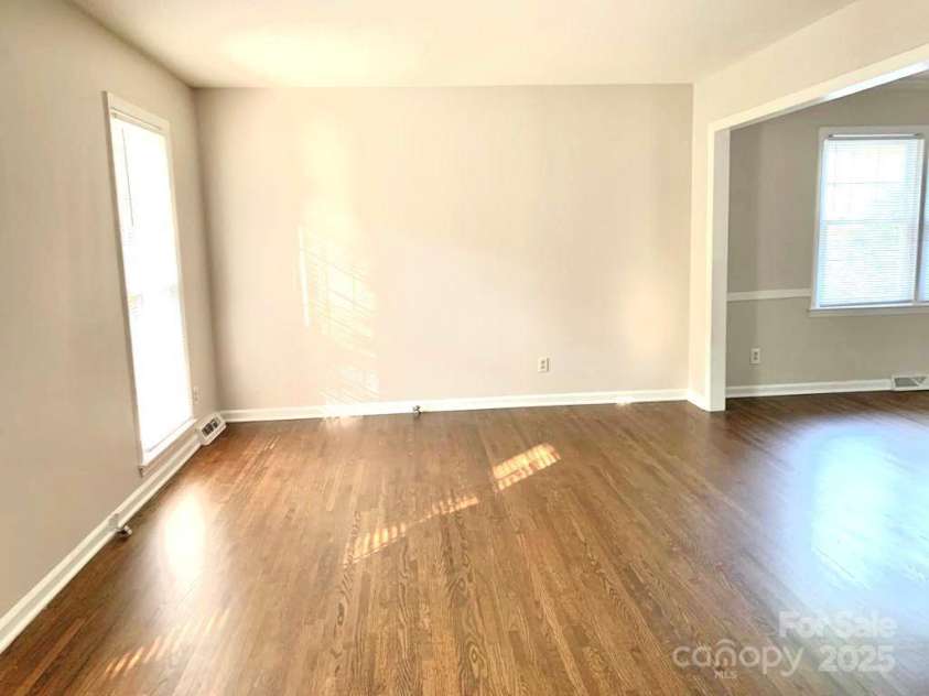 2314 Knickerbocker Drive, Charlotte, NC 28212.  MLS# CAR4227237, YatesRealty ID 11584. 
