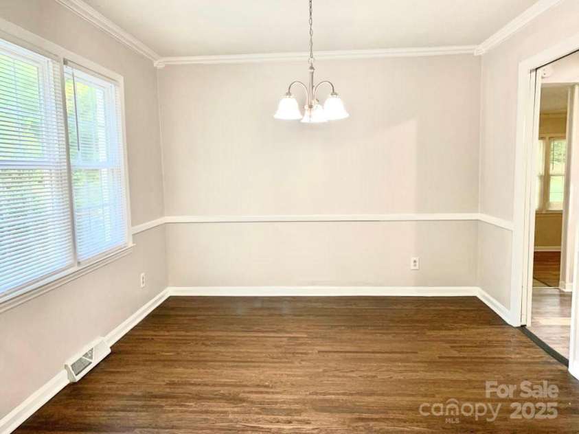 2314 Knickerbocker Drive, Charlotte, NC 28212.  MLS# CAR4227237, YatesRealty ID 11584. 