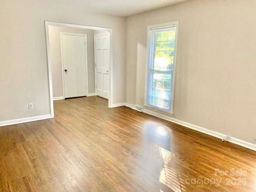 2314 Knickerbocker Drive, Charlotte, NC 28212.  MLS# CAR4227237, YatesRealty ID 11584. 
