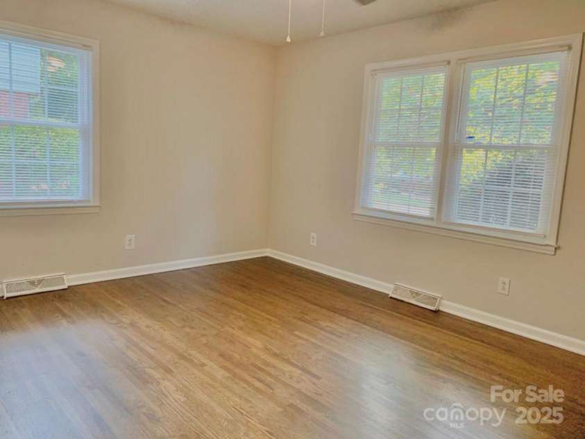 2314 Knickerbocker Drive, Charlotte, NC 28212.  MLS# CAR4227237, YatesRealty ID 11584. 