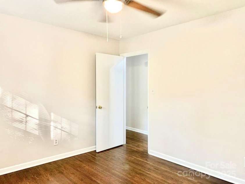 2314 Knickerbocker Drive, Charlotte, NC 28212.  MLS# CAR4227237, YatesRealty ID 11584. 