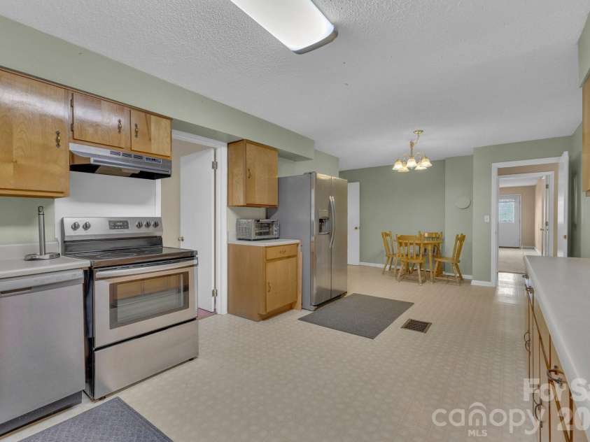 2664 Charles Teague Place, Lenoir, NC 28645.  MLS# CAR4200790, YatesRealty ID 11585. 