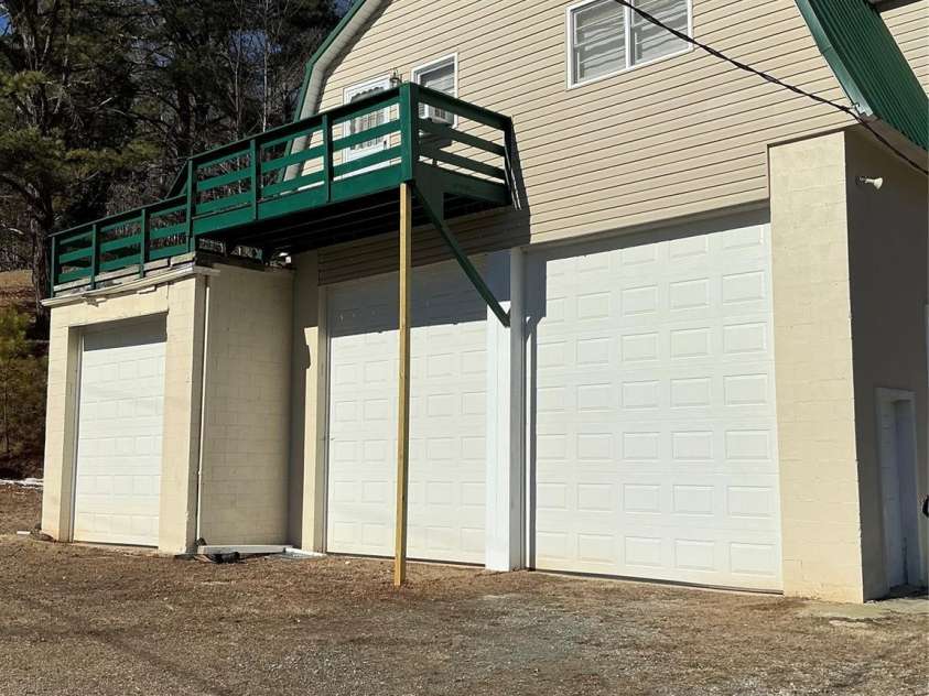 2664 Charles Teague Place, Lenoir, NC 28645.  MLS# CAR4200790, YatesRealty ID 11585. 
