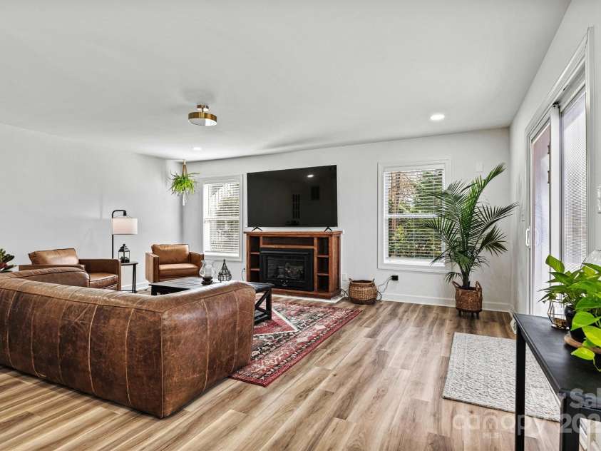 3995 Burton Lane, Denver, NC 28037.  MLS# CAR4219369, YatesRealty ID 11586. 