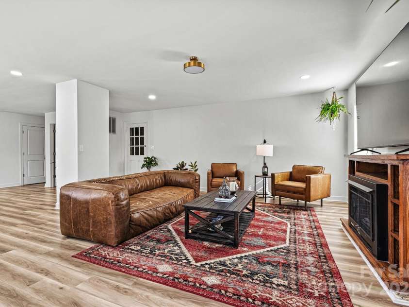 3995 Burton Lane, Denver, NC 28037.  MLS# CAR4219369, YatesRealty ID 11586. 