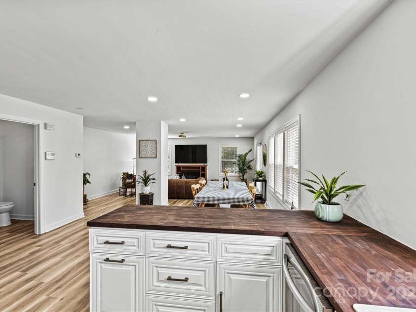 3995 Burton Lane, Denver, NC 28037.  MLS# CAR4219369, YatesRealty ID 11586. Plenty of countertop space for prepping and cooking