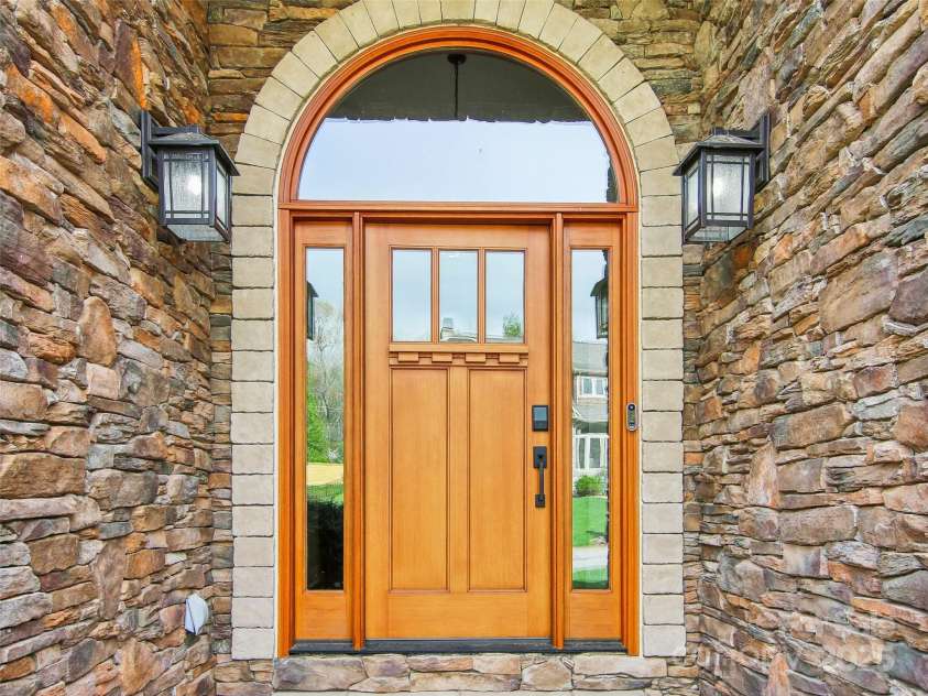 87 Ledgestone Drive, Fairview, NC 28730.  MLS# CAR4245523, YatesRealty ID 11586. 