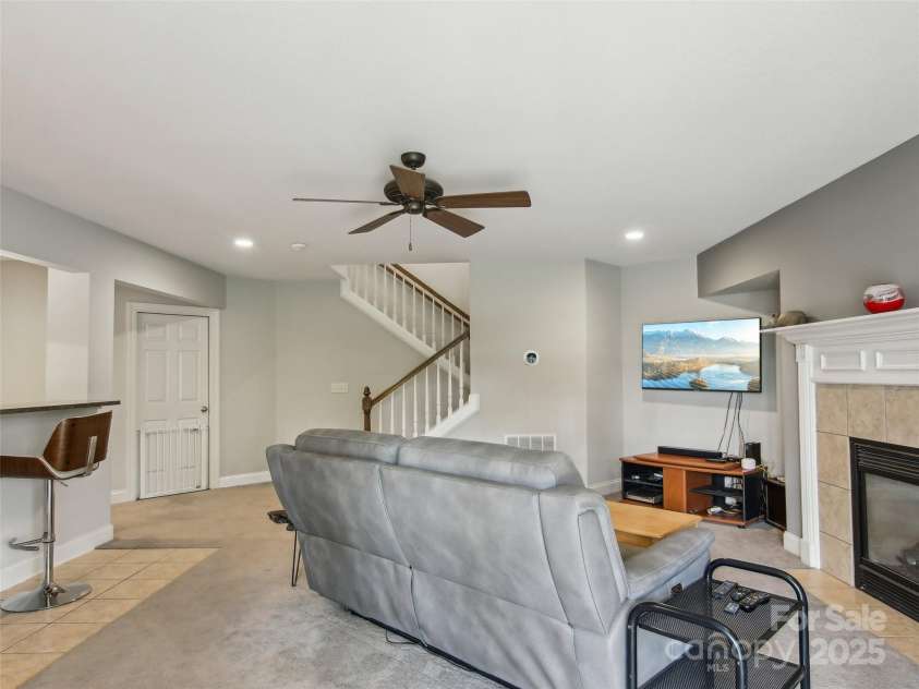 87 Ledgestone Drive, Fairview, NC 28730.  MLS# CAR4245523, YatesRealty ID 11586. 