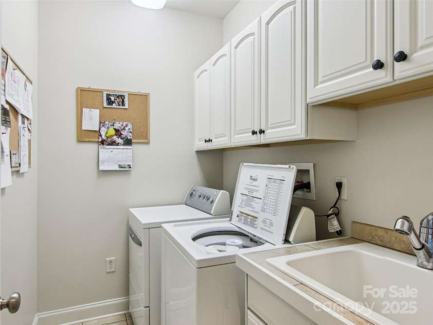 87 Ledgestone Drive, Fairview, NC 28730.  MLS# CAR4245523, YatesRealty ID 11586. 