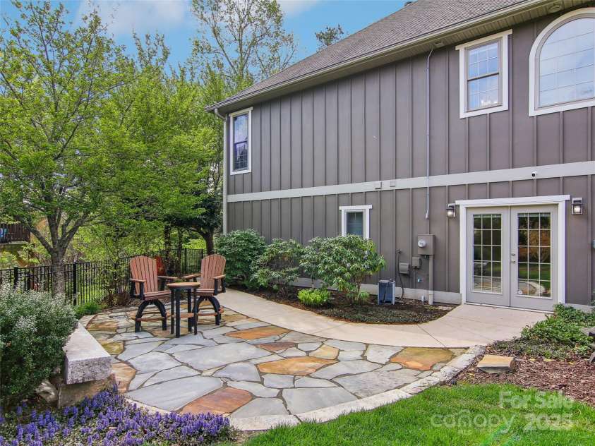 87 Ledgestone Drive, Fairview, NC 28730.  MLS# CAR4245523, YatesRealty ID 11586. 