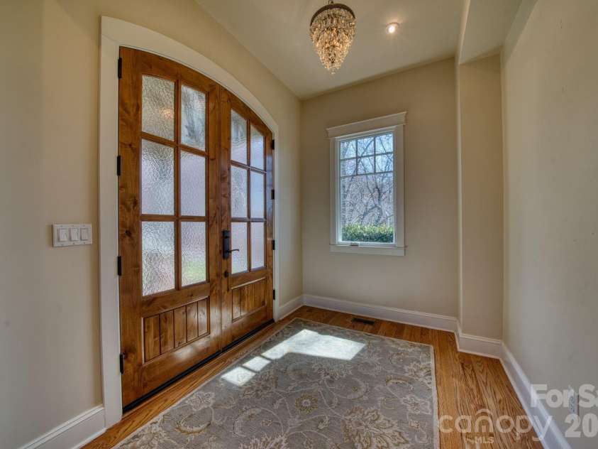192 Woodruff Lane, Black Mountain, NC 28711.  MLS# CAR4357405, YatesRealty ID 11587. 