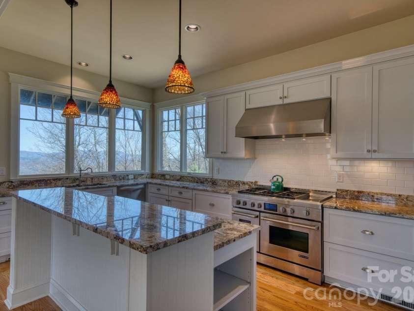 192 Woodruff Lane, Black Mountain, NC 28711.  MLS# CAR4357405, YatesRealty ID 11587. 