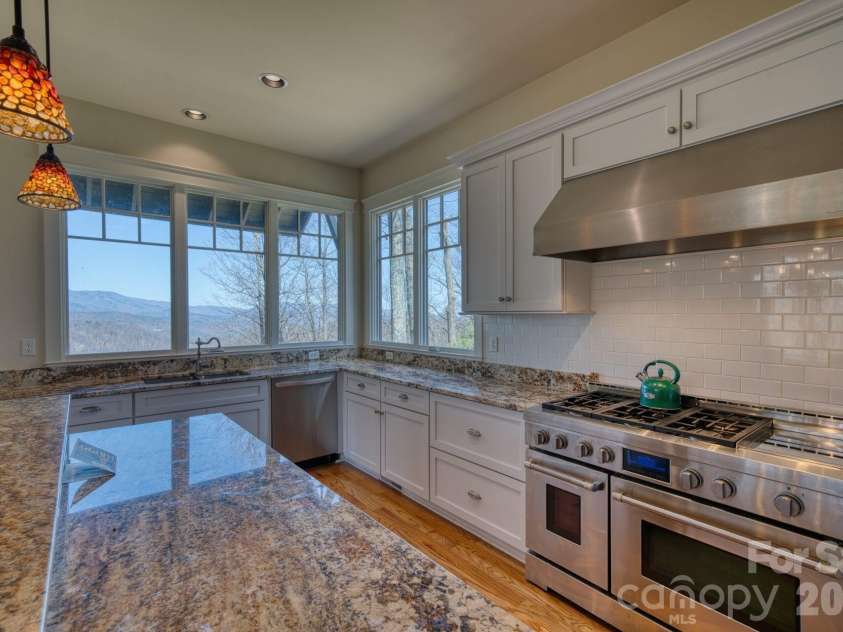 192 Woodruff Lane, Black Mountain, NC 28711.  MLS# CAR4357405, YatesRealty ID 11587. 