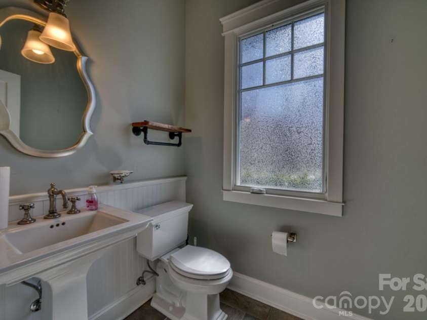 192 Woodruff Lane, Black Mountain, NC 28711.  MLS# CAR4357405, YatesRealty ID 11587. 