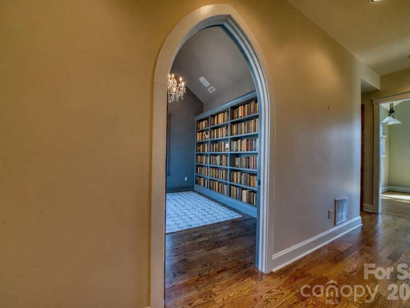 192 Woodruff Lane, Black Mountain, NC 28711.  MLS# CAR4357405, YatesRealty ID 11587. 