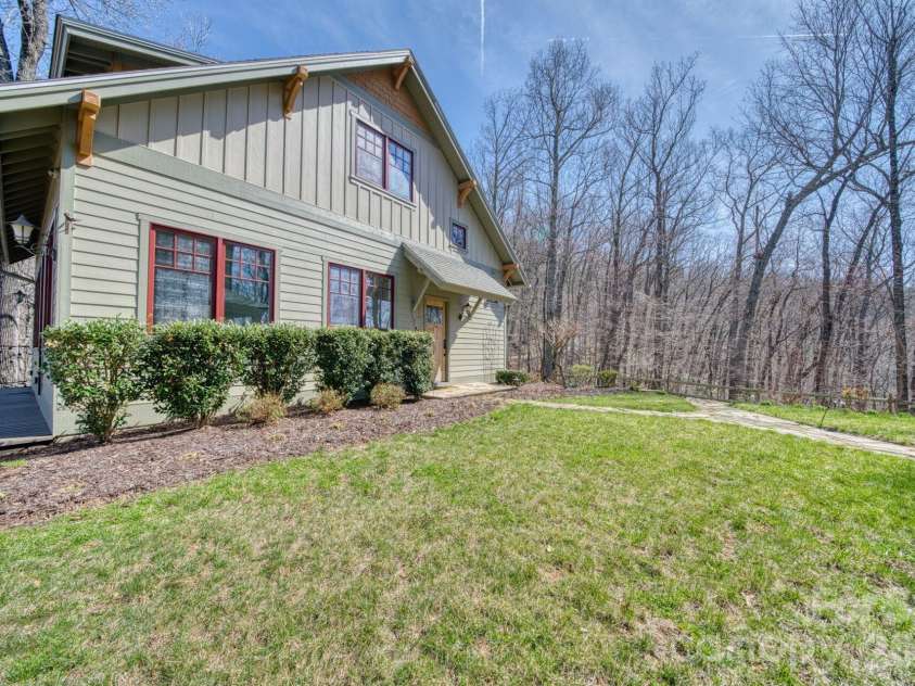 192 Woodruff Lane, Black Mountain, NC 28711.  MLS# CAR4357405, YatesRealty ID 11587. 