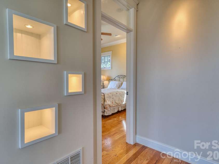 192 Woodruff Lane, Black Mountain, NC 28711.  MLS# CAR4357405, YatesRealty ID 11587. 