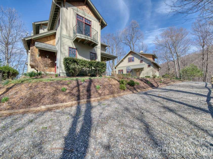 192 Woodruff Lane, Black Mountain, NC 28711.  MLS# CAR4357405, YatesRealty ID 11587. 