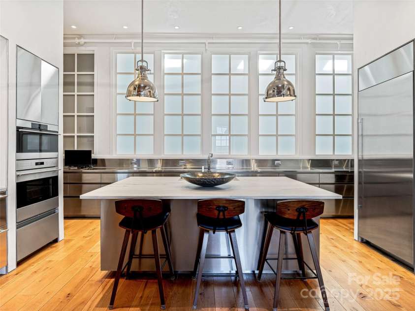 75 Broadway Street, Asheville, NC 28801.  MLS# CAR4219180, YatesRealty ID 11589. Intimate gatherings