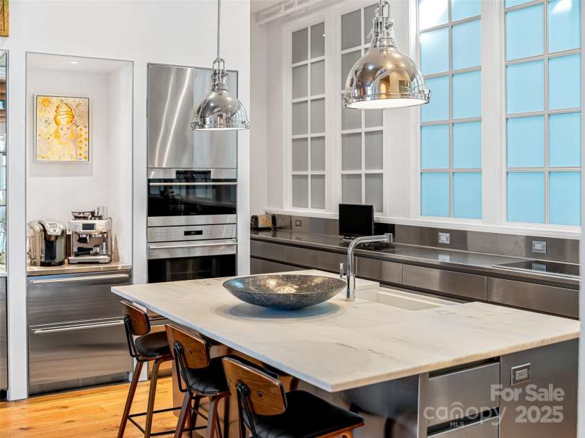 75 Broadway Street, Asheville, NC 28801.  MLS# CAR4219180, YatesRealty ID 11589. Inviting kitchen island