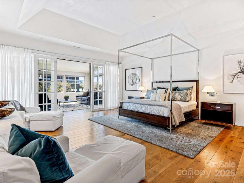 75 Broadway Street, Asheville, NC 28801.  MLS# CAR4219180, YatesRealty ID 11589. Spacious primary suite with tray ceiling