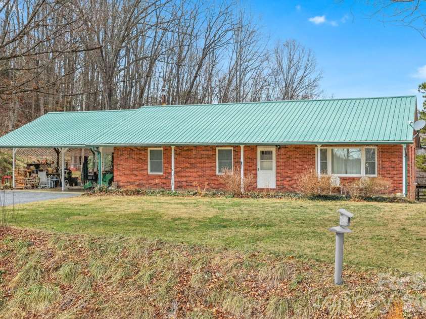 470 Ela Lane, Bryson City, NC 28713.  MLS# CAR4358467, YatesRealty ID 11591. 