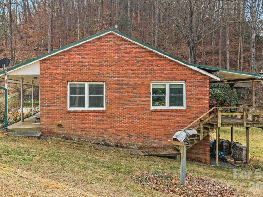 470 Ela Lane, Bryson City, NC 28713.  MLS# CAR4358467, YatesRealty ID 11591. 