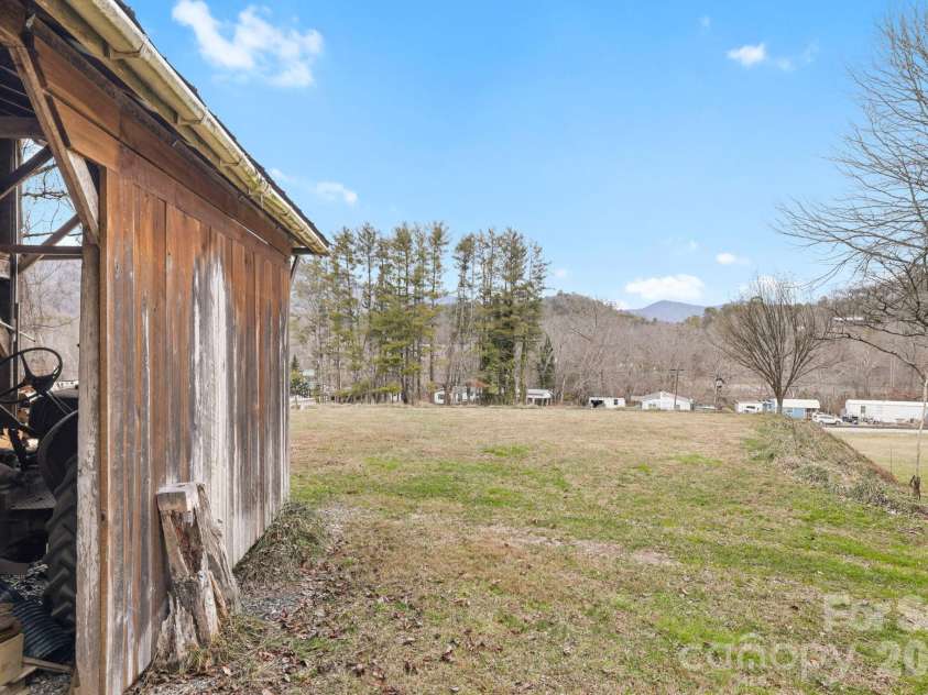 470 Ela Lane, Bryson City, NC 28713.  MLS# CAR4358467, YatesRealty ID 11591. 