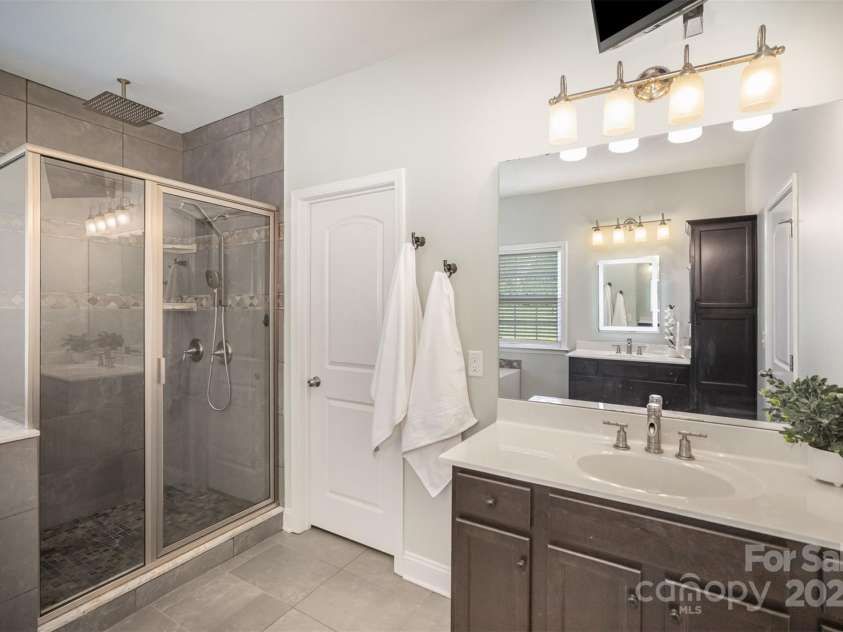 5172 Norway Road, Rock Hill, SC 29732.  MLS# CAR4242482, YatesRealty ID 11591. Double Vanities and water closet