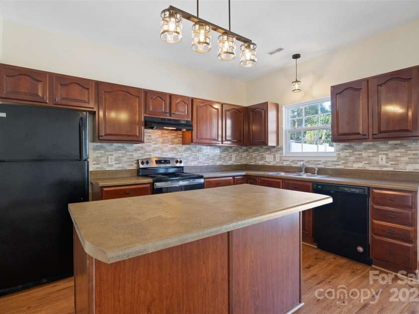 4100 B Christine Lane, Waxhaw, NC 28173.  MLS# CAR4255200, YatesRealty ID 11592. 