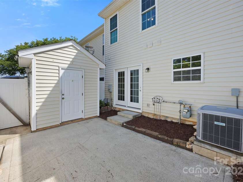 4100 B Christine Lane, Waxhaw, NC 28173.  MLS# CAR4255200, YatesRealty ID 11592. 