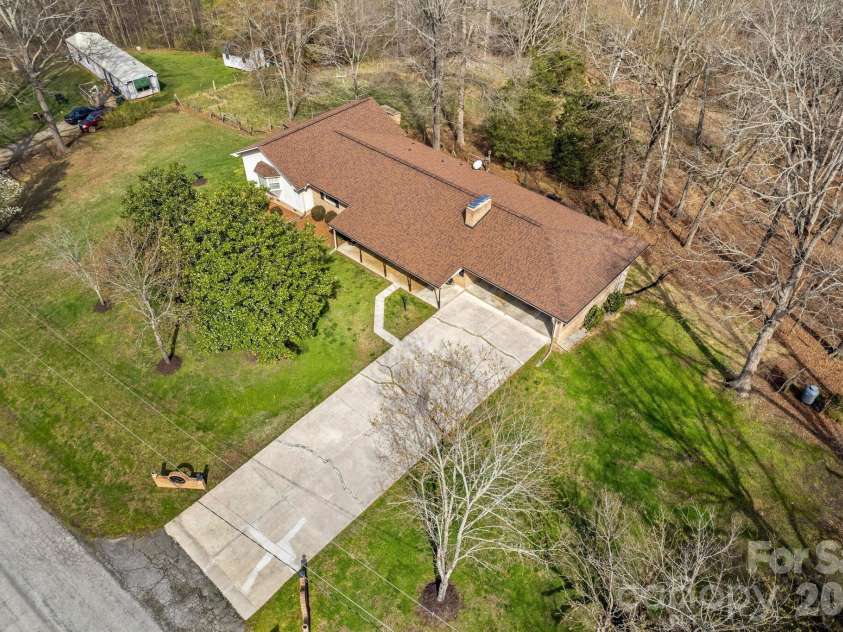 5075 Lakeview Drive, Salisbury, NC 28147.  MLS# CAR4357722, YatesRealty ID 11592. 