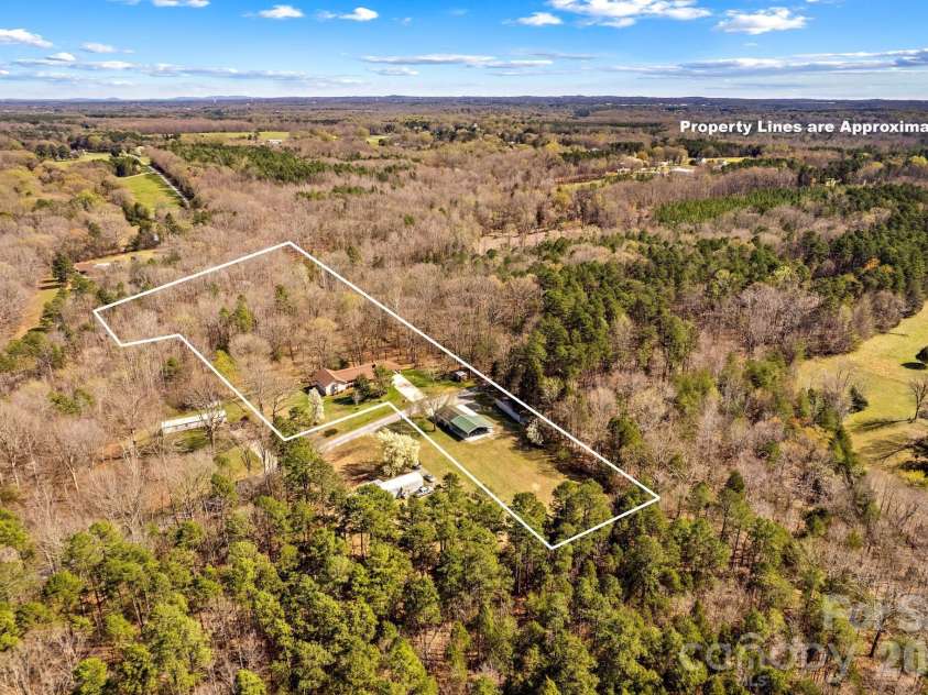 5075 Lakeview Drive, Salisbury, NC 28147.  MLS# CAR4357722, YatesRealty ID 11592. 
