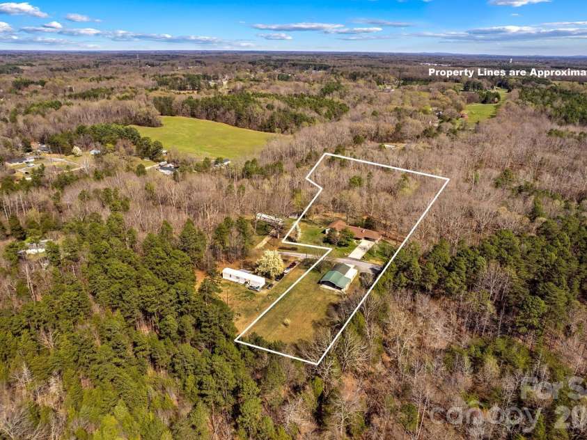 5075 Lakeview Drive, Salisbury, NC 28147.  MLS# CAR4357722, YatesRealty ID 11592. 